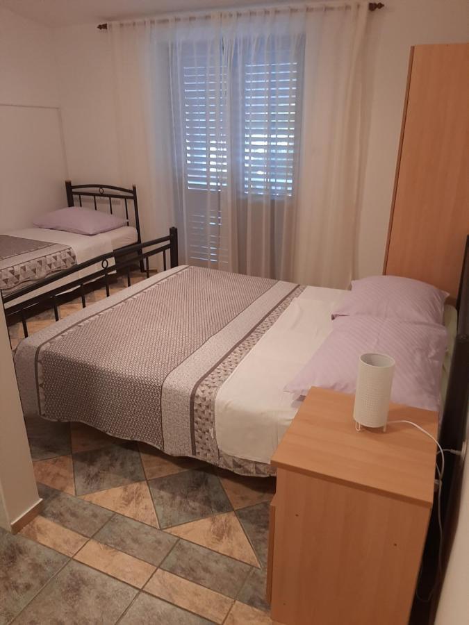 Apartments Marta Starigrad Paklenica Exterior foto